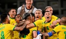 爱游戏竞技-巴拉圭国家队新帅上任，调整战术布局