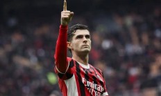 爱游戏在线-AC米兰前锋力求突破，带领球队取胜