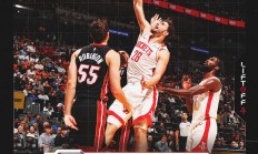 爱游戏入口-火箭主场大胜老鹰，止颓势