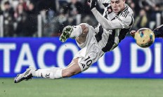 爱游戏网站-尤文图斯客场取胜，继续保持领先优势