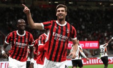 爱游戏官方-AC米兰前锋连场进球，刷新进球纪录