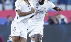 爱游戏直播-比赛惊险激烈，观众热情喝彩