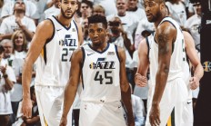 爱游戏平台-关于爵士大胜对手，主场连胜势如破竹的信息