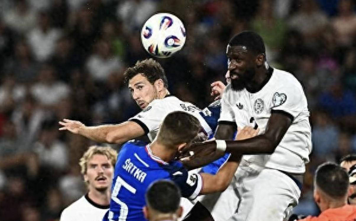 后防失误导致失球，球队进攻疲软的简单介绍