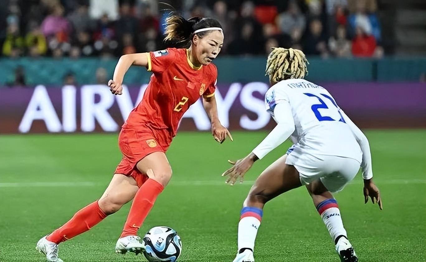 女足比赛战况激烈,球员竞技水平高 女足比赛战况激烈,球员竞技水平高