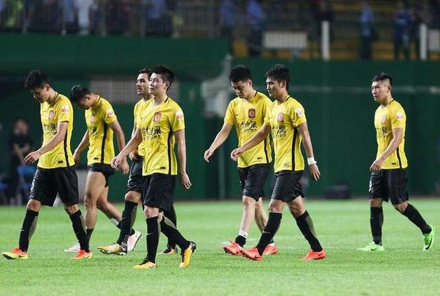 绿城主场不敌上港,中超积分榜排名下滑 绿城主场不敌上港,中超积分榜排名下滑