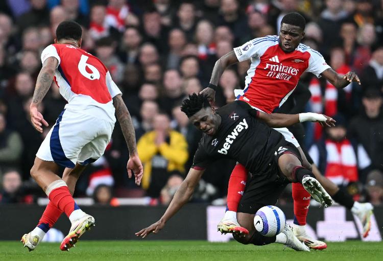 包含阿森纳主场失利于西汉姆,欧战机会减少的词条 包含阿森纳主场失利于西汉姆,欧战机会减少的词条