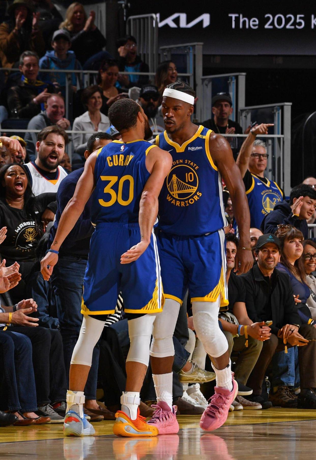 包含库里三分雨！勇士大胜骑士，总决赛2比1领先的词条