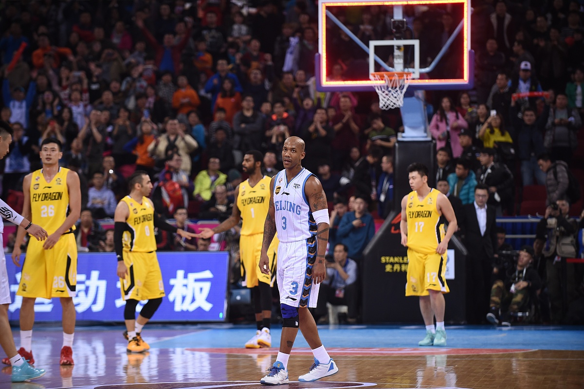 勇士主场击败太阳取得两连胜 勇士主场击败太阳取得两连胜