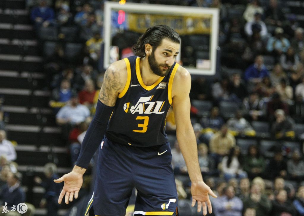 爵士逆转灰熊,米切尔独取35分 爵士逆转灰熊,米切尔独取35分