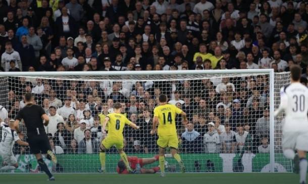 巴洛特利进球无效,维拉利尔客场胜出 巴洛特利进球无效,维拉利尔客场胜出