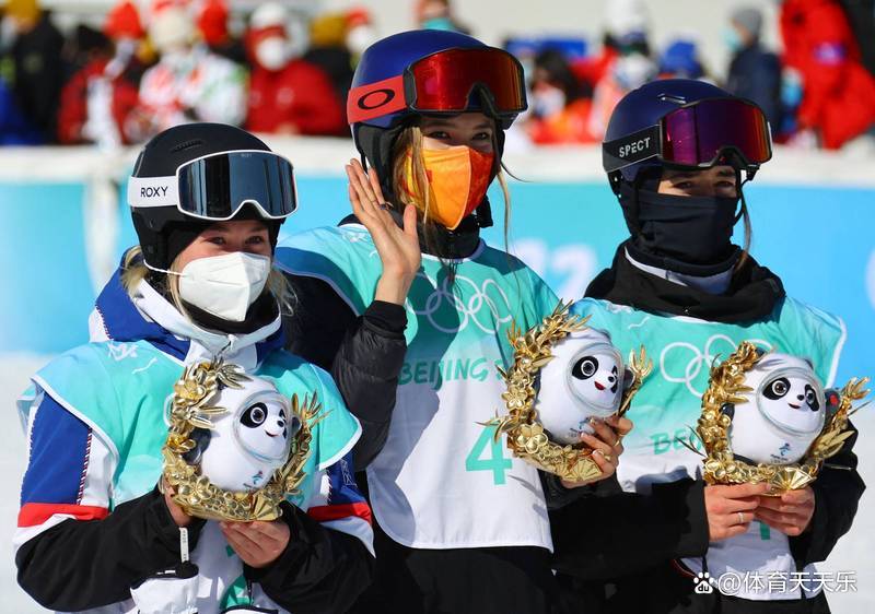 举重冠军激动落泪,感谢支持 举重冠军激动落泪,感谢支持