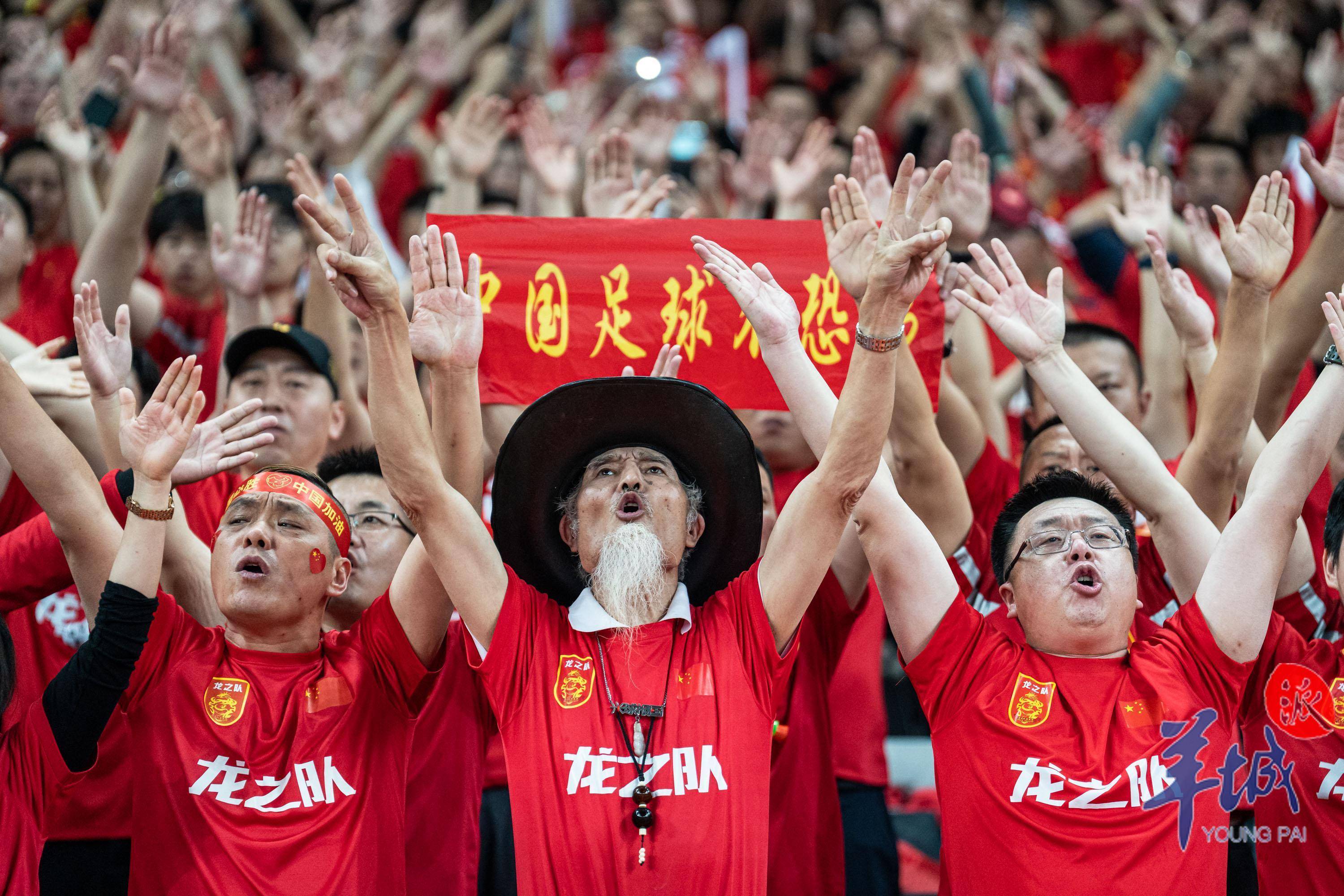 包含强力助威!球迷为国家队喝彩的词条 包含强力助威!球迷为国家队喝彩的词条