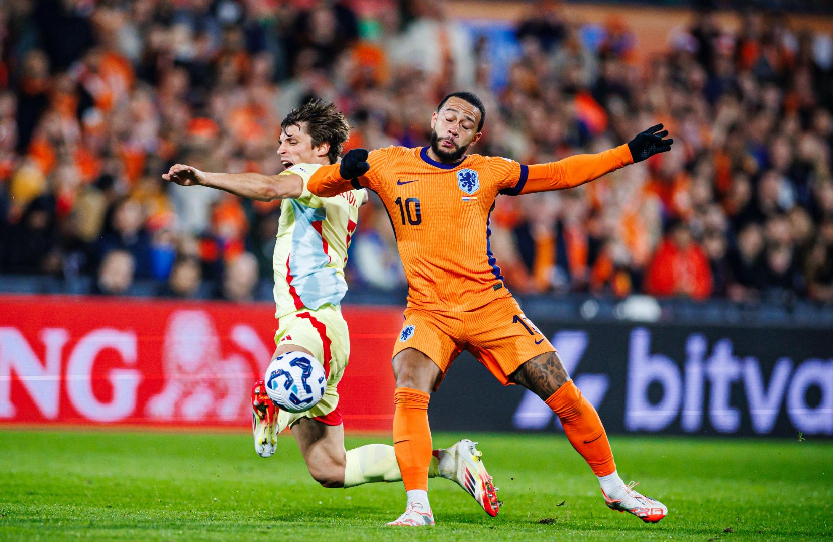 意大利队在欧洲杯预选赛中击败西班牙 意大利队在欧洲杯预选赛中击败西班牙