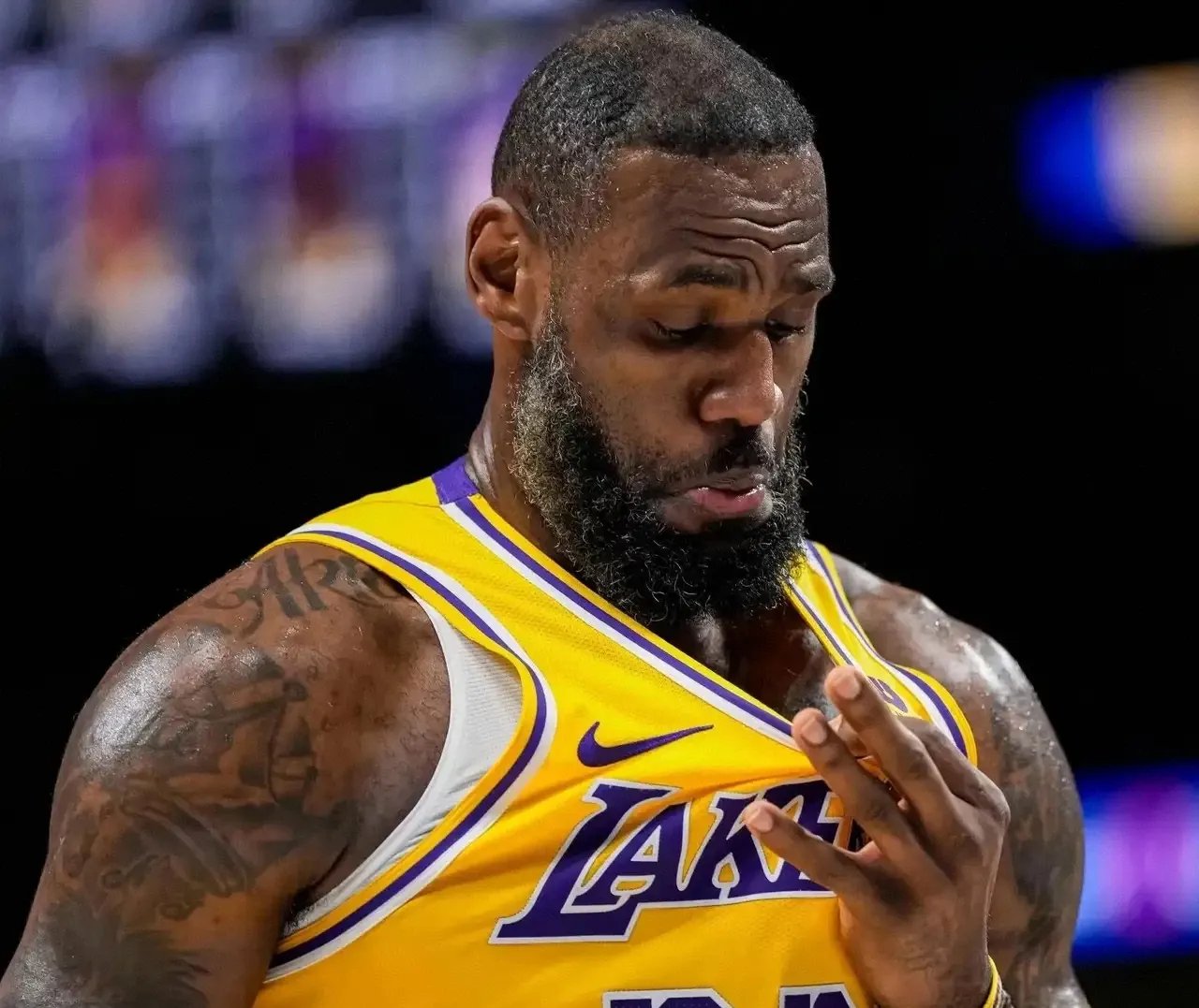 詹姆斯获球队邀约传闻引男篮头顶故意妥协的简单介绍 詹姆斯获球队邀约传闻引男篮头顶故意妥协的简单介绍