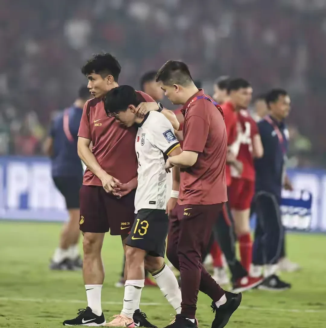 包含队员伤停影响比赛，球队表现起伏的词条