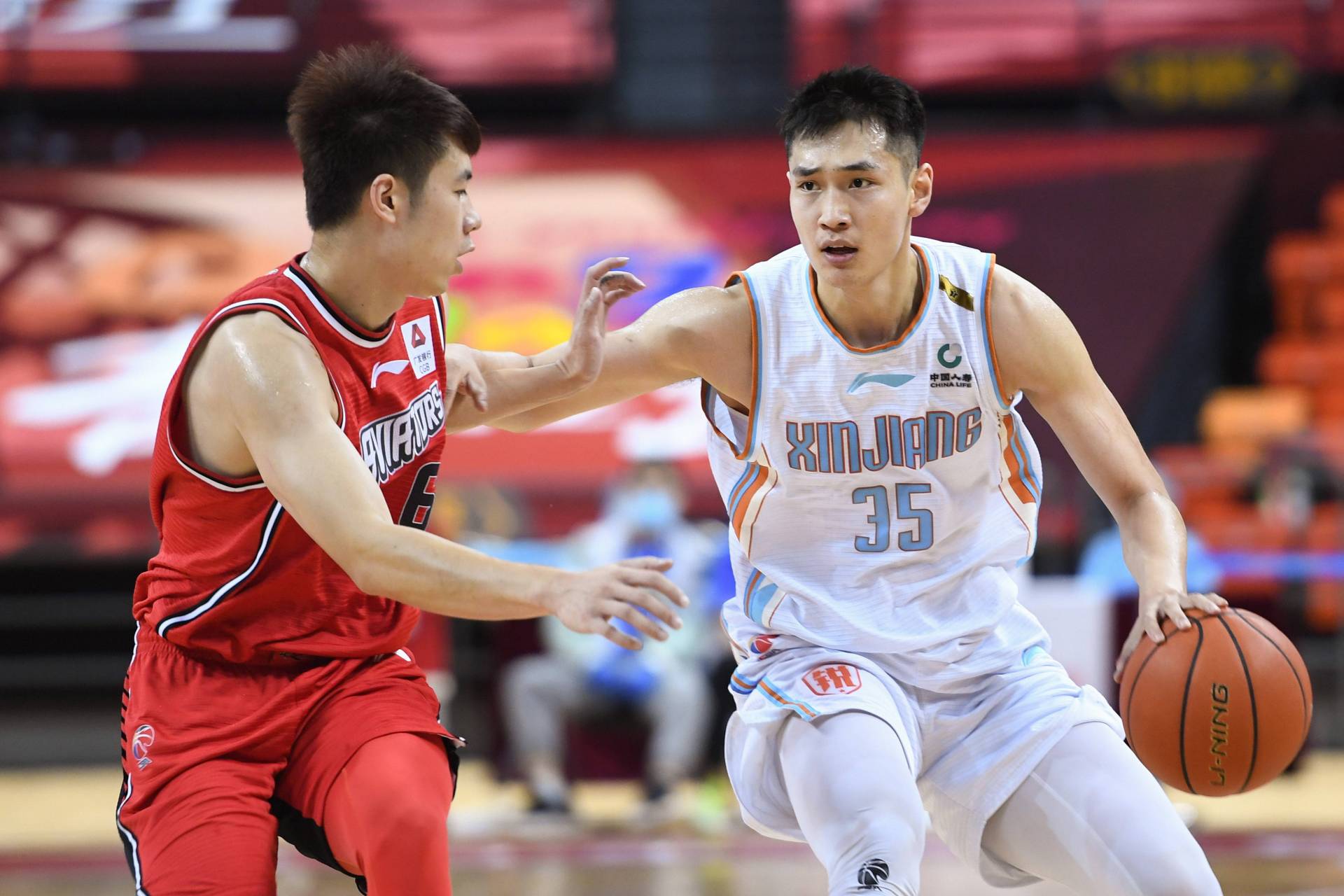 关于职业联赛热度不减，豪门争夺无道尽的信息