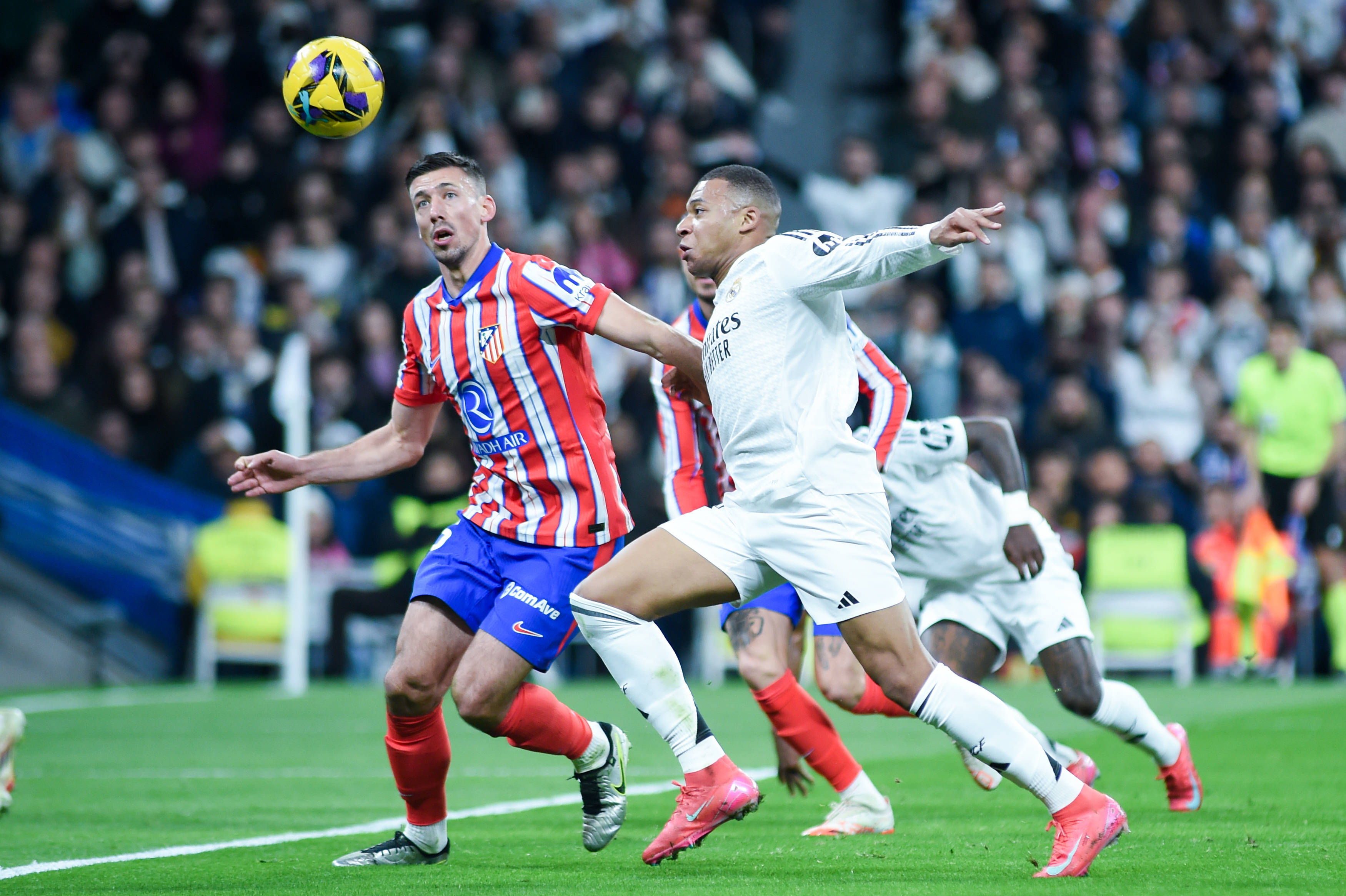 包含马德里竞技球队宣布与赞助商延长合作的词条