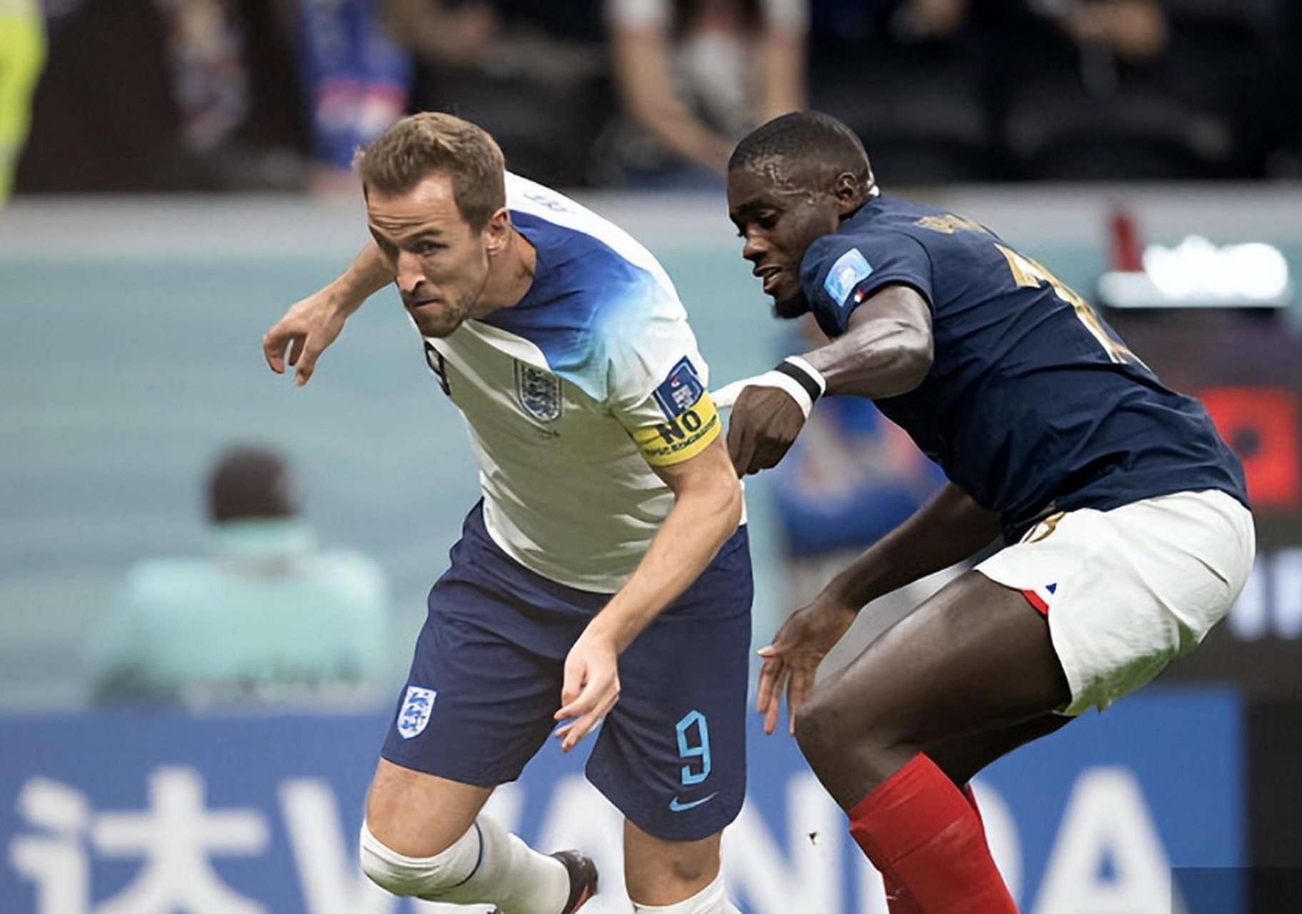 法国篮球赛中发生激烈对抗